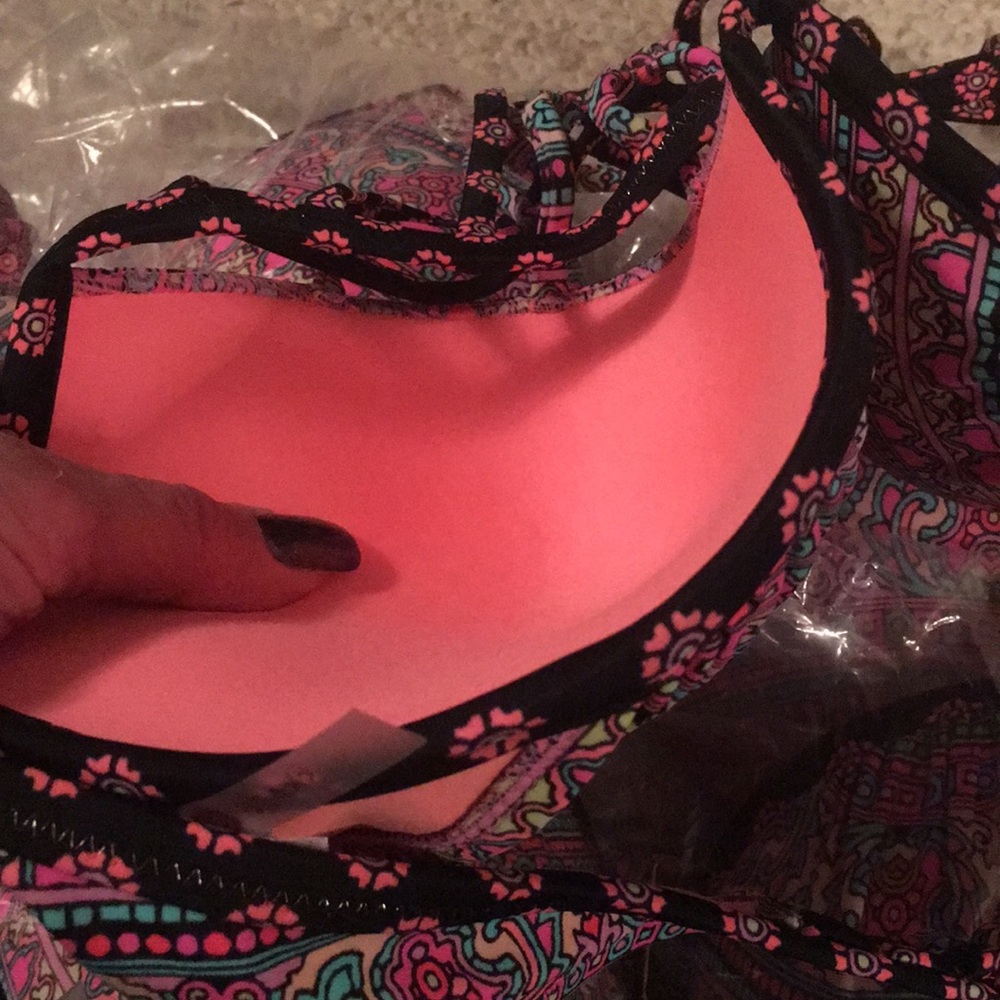 Shade & Shore multiple sizes bathing suit top NWT - Picture 8 of 8